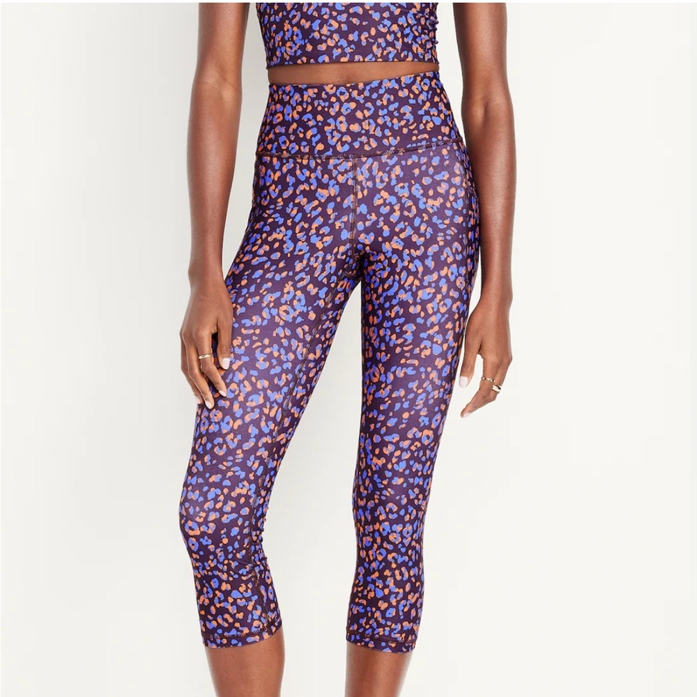 Old Navy Women's Blue and Orange Leopard Print Capris